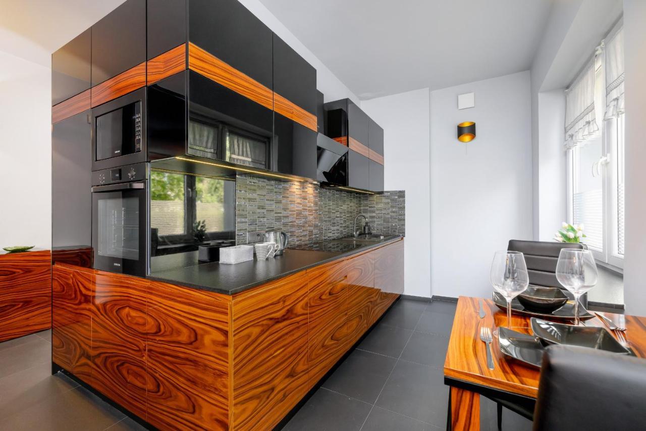 קטוביץ Stylish Korfantego Apartment Next To Spodek By Noclegi Renters מראה חיצוני תמונה